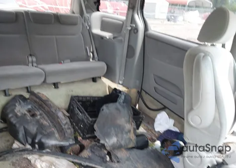 2004 Toyota Sienna Le из США, поврежденный, VIN 5TDZA23C84S099188